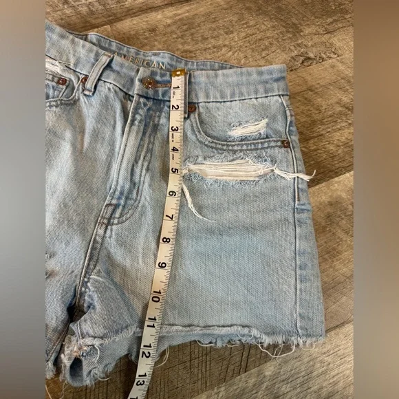 American Eagle size 0 stretch Curvy 90s Boyfriend Jean shorts, distressed - Picture 12 of 12